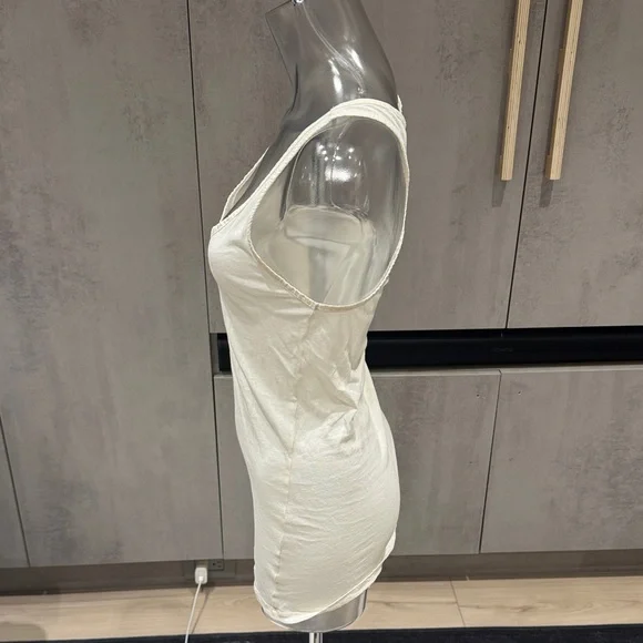 Classic White Tank Top - Picture 2 of 3